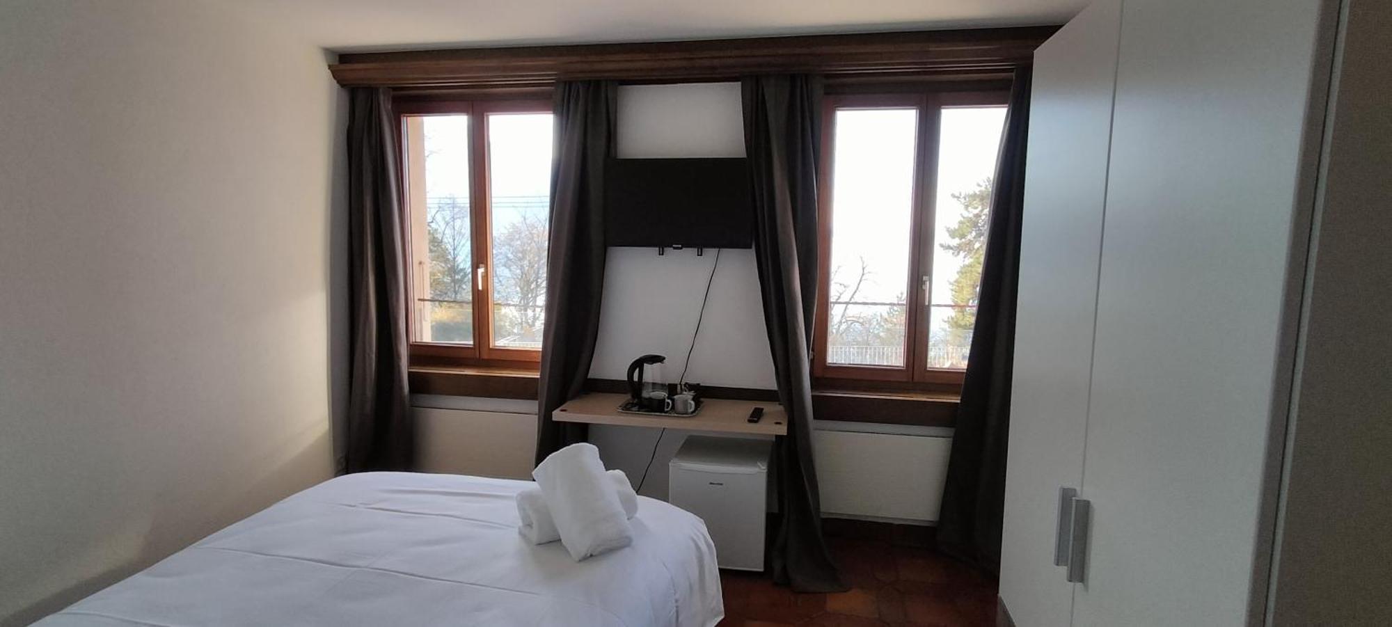 Castle View Aparthotel
